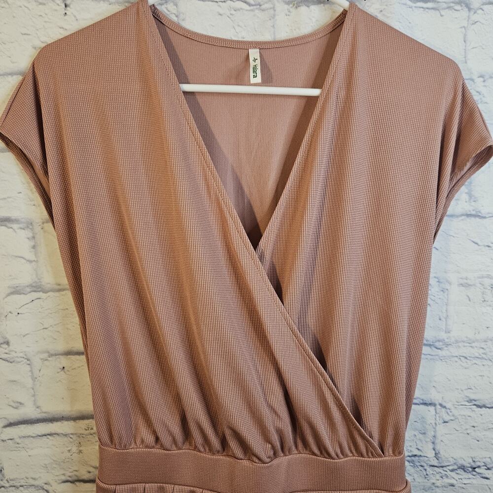 Halara Women's Rose Pink V-neck Waffle Knit Romper w/Pockets Sz S NWT - Picture 2 of 9